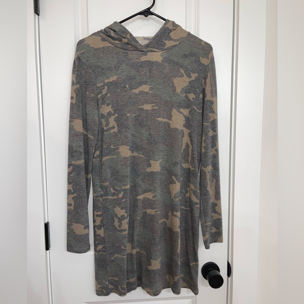 Tresics NWT size S dress